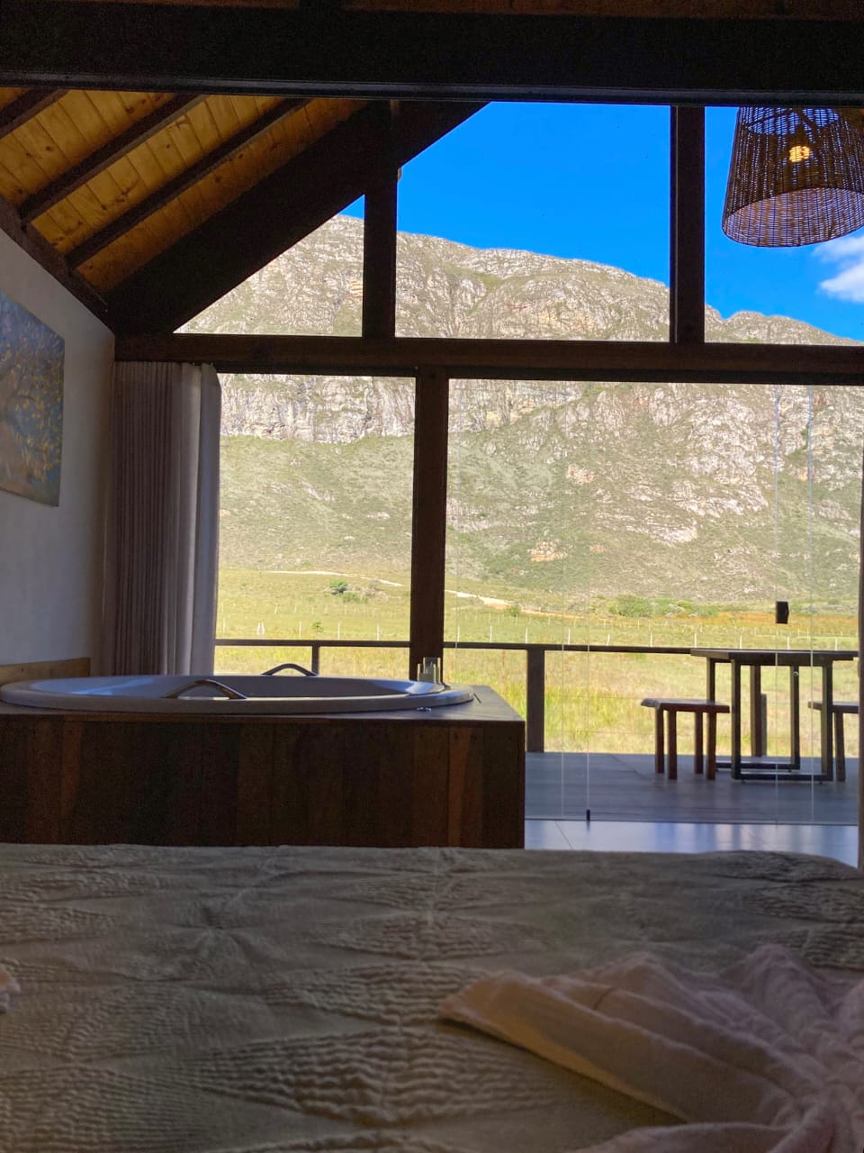 Vista noturna do chalé